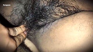 Bhabhi ke sath Soya toh bhabhi ne Raat ko lund pakad liya