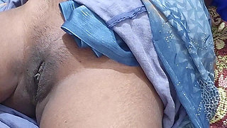 Indian Desi House Wife Cum Inside Sexy Pussy Hard Fucking and Come Inside