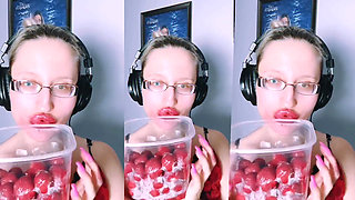 Asmr Strawberry Eating - Asmr, Eye Glasses, Gianess, Lipstick, Big Lips, Mough, Food, Face Fetish, Long Nails