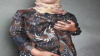 Asian Hijab Ladyboy Solo Masturbation