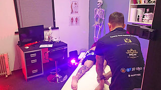 Tantric Yoni Massage with Thatbosslass