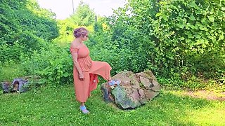 SUPER-FUCKING-HOT MOM ONLYFAN Flick Content PHAT TITTY Backyard Glimpse COMPILATION