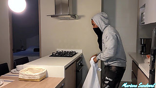 Thief with big cock BBC enters to steal a Colombian Milf and eats her tight pussy - Mariana Sandoval