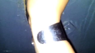 Svenska Hustruns Glory Hole Handjob