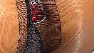 Secretary Masturbates in High Heels & Black Pantyhose