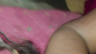 Desi bhabhi ko land munh mein dekhkar chut faadi