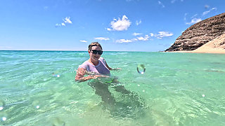 Wet White T-shirt Swimming Underwater