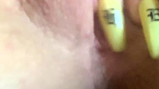 Blonde hottie in close up solo pussy play