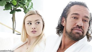 Aesthetic blonde with round ass Amber Moore rammed from behind