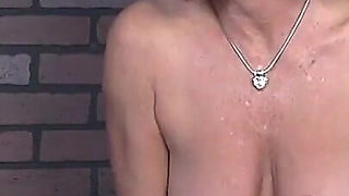 Blindfolded and Edged by MILF Payton Hall Who Knows What She Is Doing