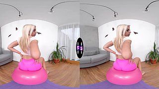 Blond bombshell Caroline Marian indulges in a steamy solo session