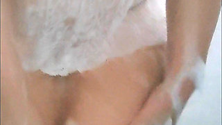 MATURE TURKISH WOMAN TURNED IN THE BATHROOM