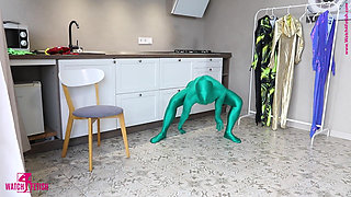 Naked Contortion in Zentai