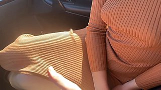 (ITA) ITALIAN GIRLFRIEND CHEATS on her partner in the CAR with his friend