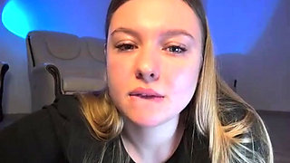 Bouncing huge tits and masturbate fat pussy