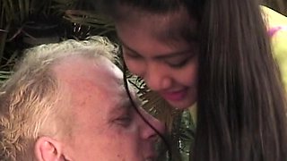 Vintage old on young blowjob porn clip