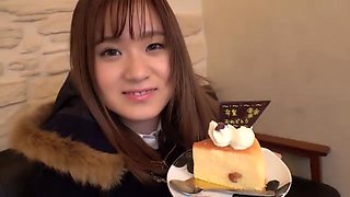 制服美女が卒業記念で甘く危険なラブホエッチに飲まれていく