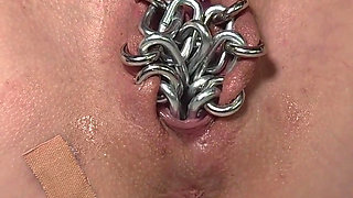 Extreme Piercing Pussy Heavy Chains Vibrator Orgasm