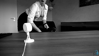 Casting a secretary - Solo performance
