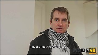 Brunette Babe And Isabella De Laa - Hairdresser Seduces Sexy Bride In The Wedding Dress For A Quick Fuck