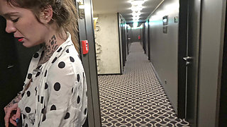 Daring! Blowjob in the Stairwell!
