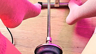 Fucking Machine Anal - Solo Girl Takes a Relentless Machine Deep in Her Ass
