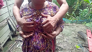 A muslim boy fuck hindu boudhi in the jongal.