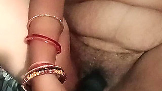 Indian deshi village Housewife masterbating pussy vibrator dildo