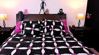 Brunette Couch Webcam Solo Fun Masturbating