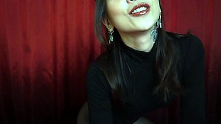 Sexy hottie Anetta Keys enjoys a solo toy masturbation