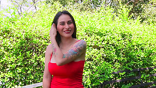 "give Me More Money and Me Without a Condom!" Sexy Colombian Showed Tits in Public Jeniferplay