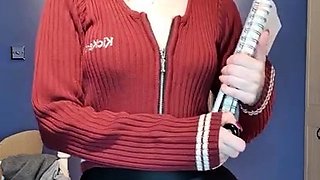 Hot amateur webcam teen masturbates for their fans