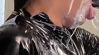 Dirty Play in Close-up Deepthroat