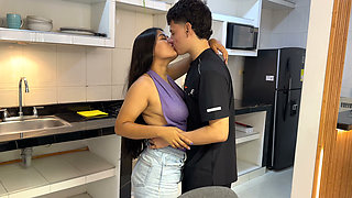 It's been a long time since I saw the horny dick of my best friend took advantage of the reunion to have HARD AND HOMEMADE SEX