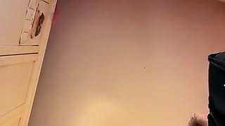 Amateur brunette using her entire hand to masturbate