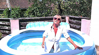 DirtyMilfTina Fuck Me In The Pool