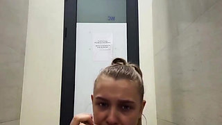 Popular Tiktok Girl Squirting a Lot in the Public