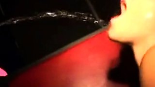 Reife Deutsche Frau hat Gangbang im Kino