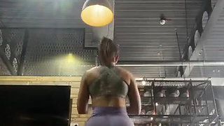 I pop you right behind my perfect toned ass