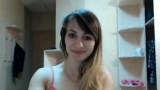 Gorgeous Amateur Doing Push-Ups on Webcam