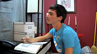 Shane Frost Fucks Twink Noah