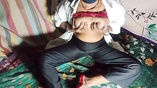 Stepbrother Saw Stepsister-in-law's Pussy Hole by Inserting His Finger