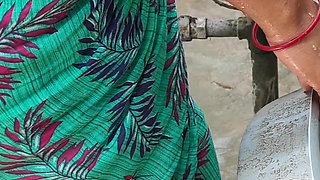 Bengali bhabhi outdoor bathroom sex enjoy