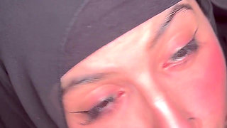 Hijabi Wife Sucks a Black Cock in Secret