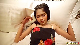 My Tiny Amateur Thai Girlfriend Loves To Bounce