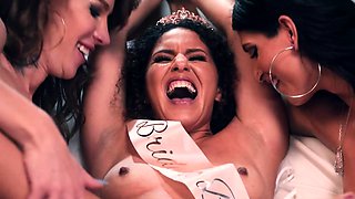 Liv Revamped Wild Threeway With Trannies