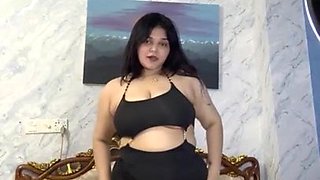 Indian BBW Shows Big Boobs And Ass Play