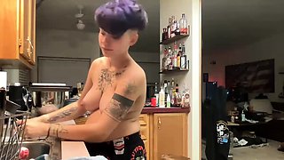 Young amateur teen in solo masturbation getting kinky