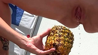 19yo boy drinks her pee from pineapple