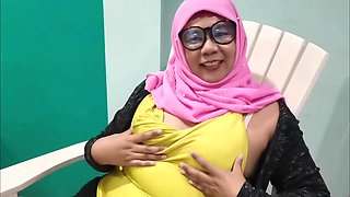 Lailas Big-Butt Lipstick Seduction Betrayal